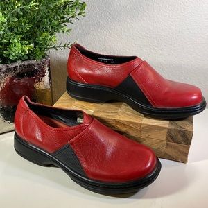 Dansko Closed Clogs Red Leather Black Accent Size EU 42